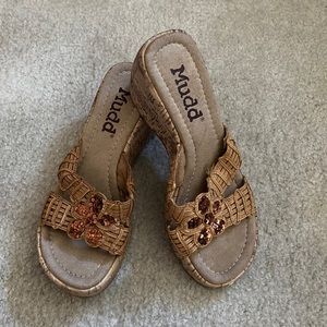 Mudd wedge mule with glitter detail flower size7  2.5 heel